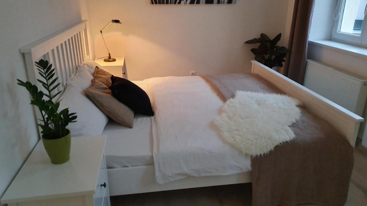 Le Monde Apartment Bratislava - amazing 5BDR in downtown Buitenkant foto