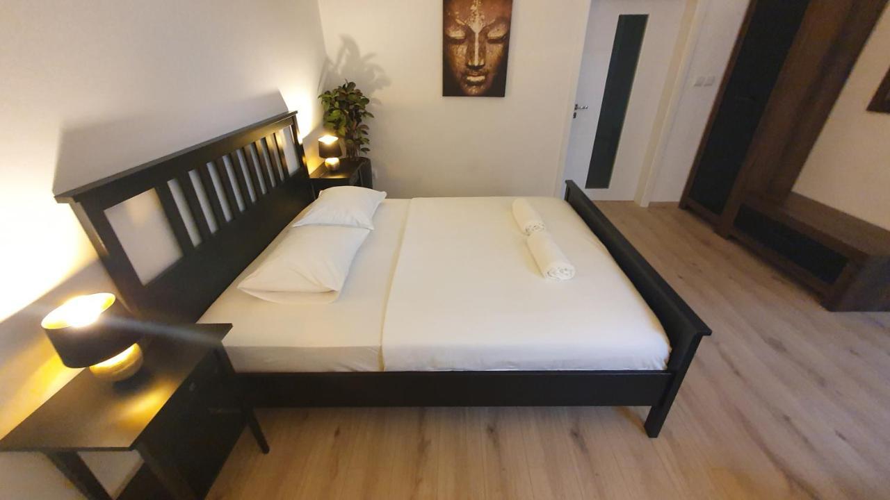 Le Monde Apartment Bratislava - amazing 5BDR in downtown Buitenkant foto