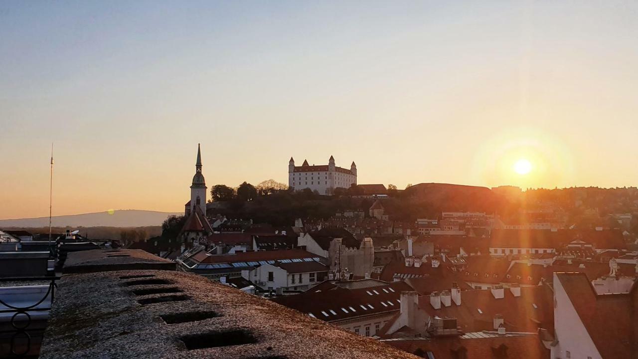 Le Monde Apartment Bratislava - amazing 5BDR in downtown Buitenkant foto