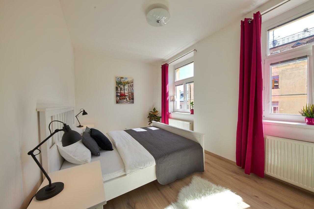 Le Monde Apartment Bratislava - amazing 5BDR in downtown Buitenkant foto