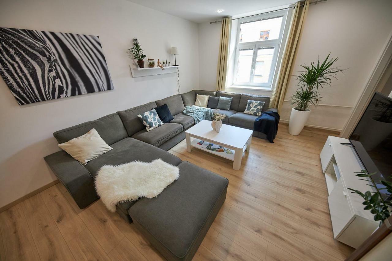 Le Monde Apartment Bratislava - amazing 5BDR in downtown Buitenkant foto