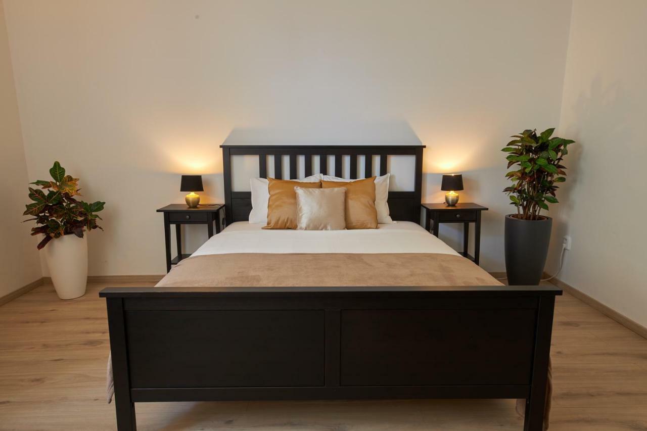 Le Monde Apartment Bratislava - amazing 5BDR in downtown Buitenkant foto