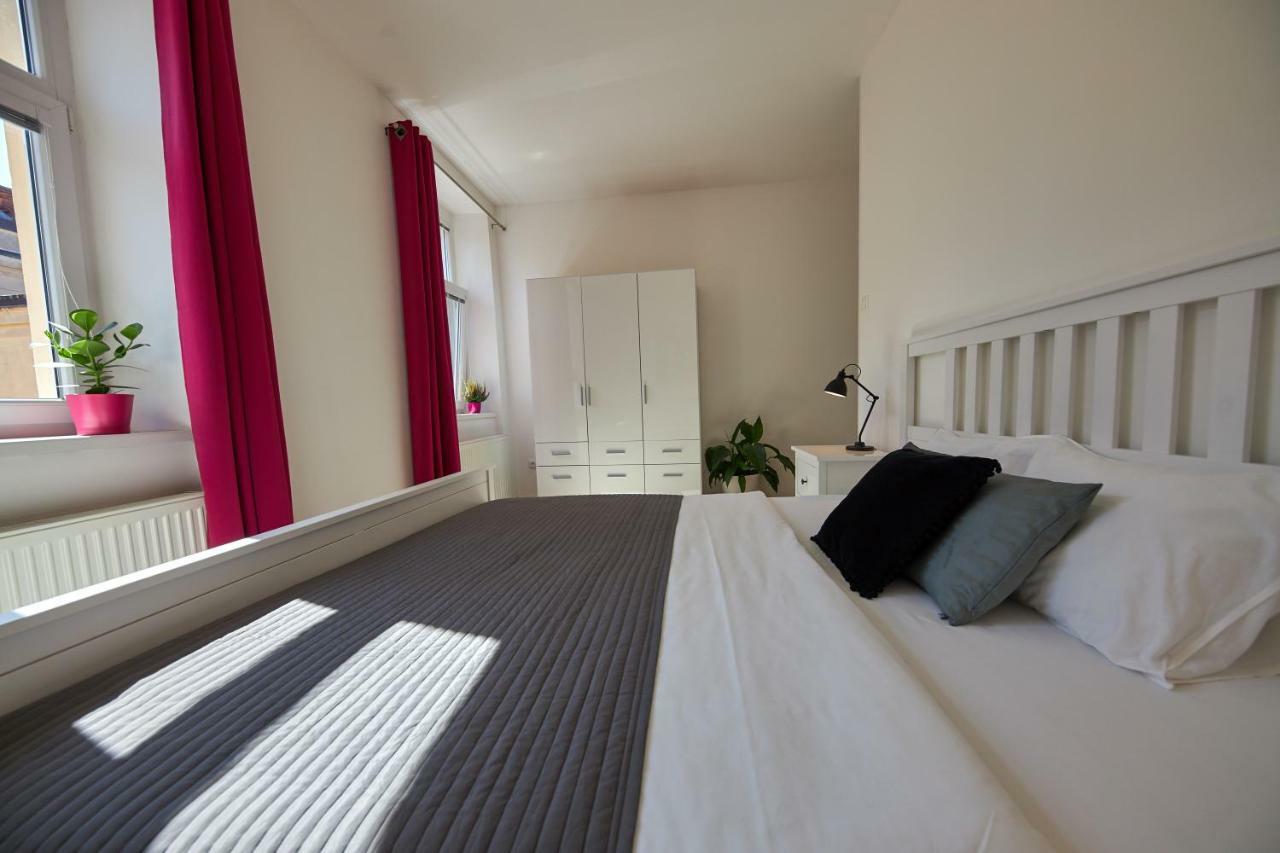 Le Monde Apartment Bratislava - amazing 5BDR in downtown Buitenkant foto