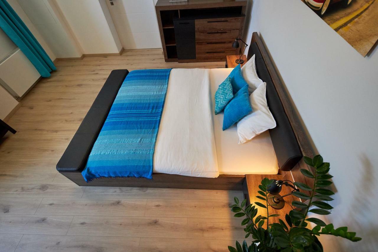 Le Monde Apartment Bratislava - amazing 5BDR in downtown Buitenkant foto