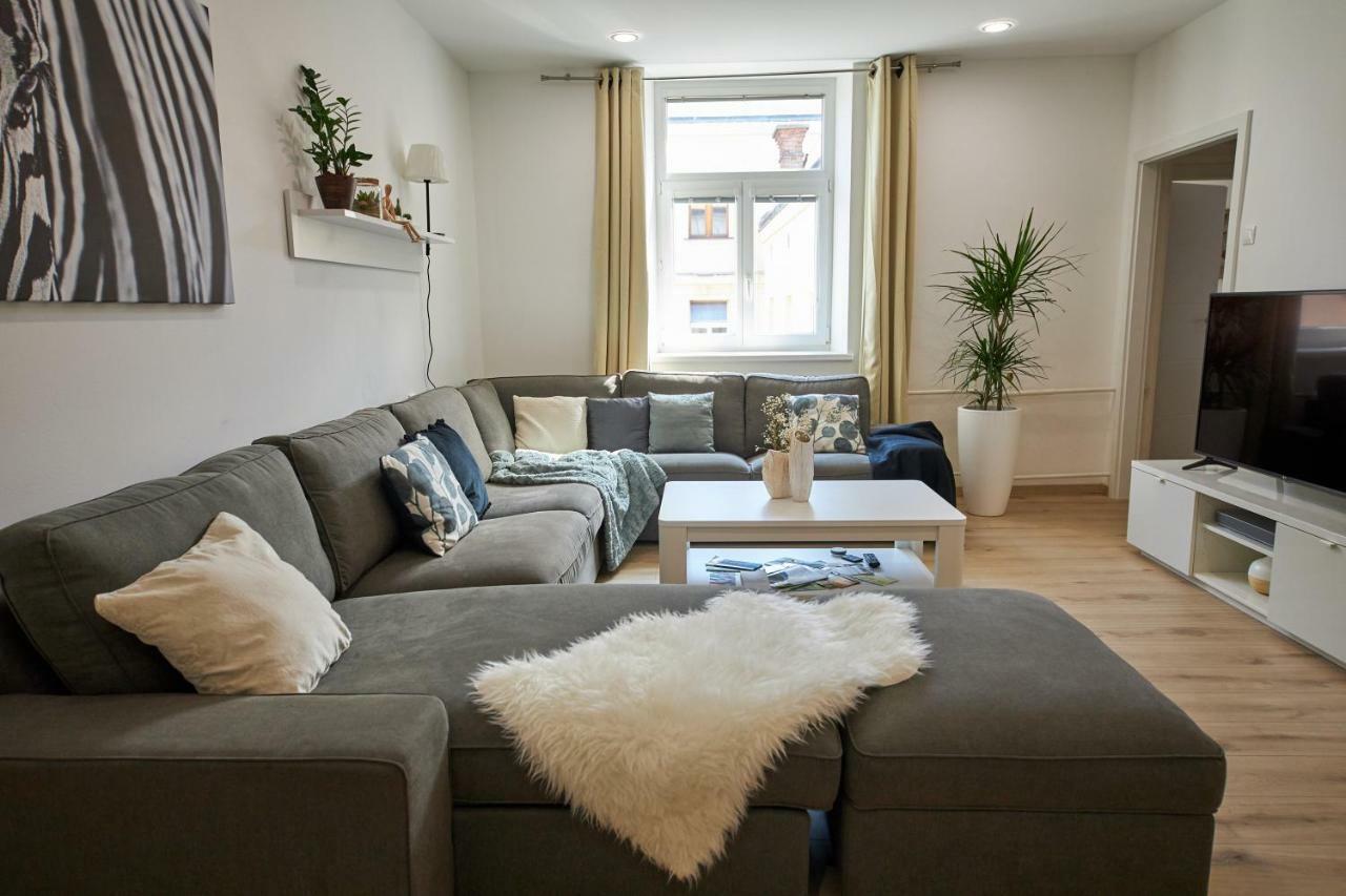 Le Monde Apartment Bratislava - amazing 5BDR in downtown Buitenkant foto