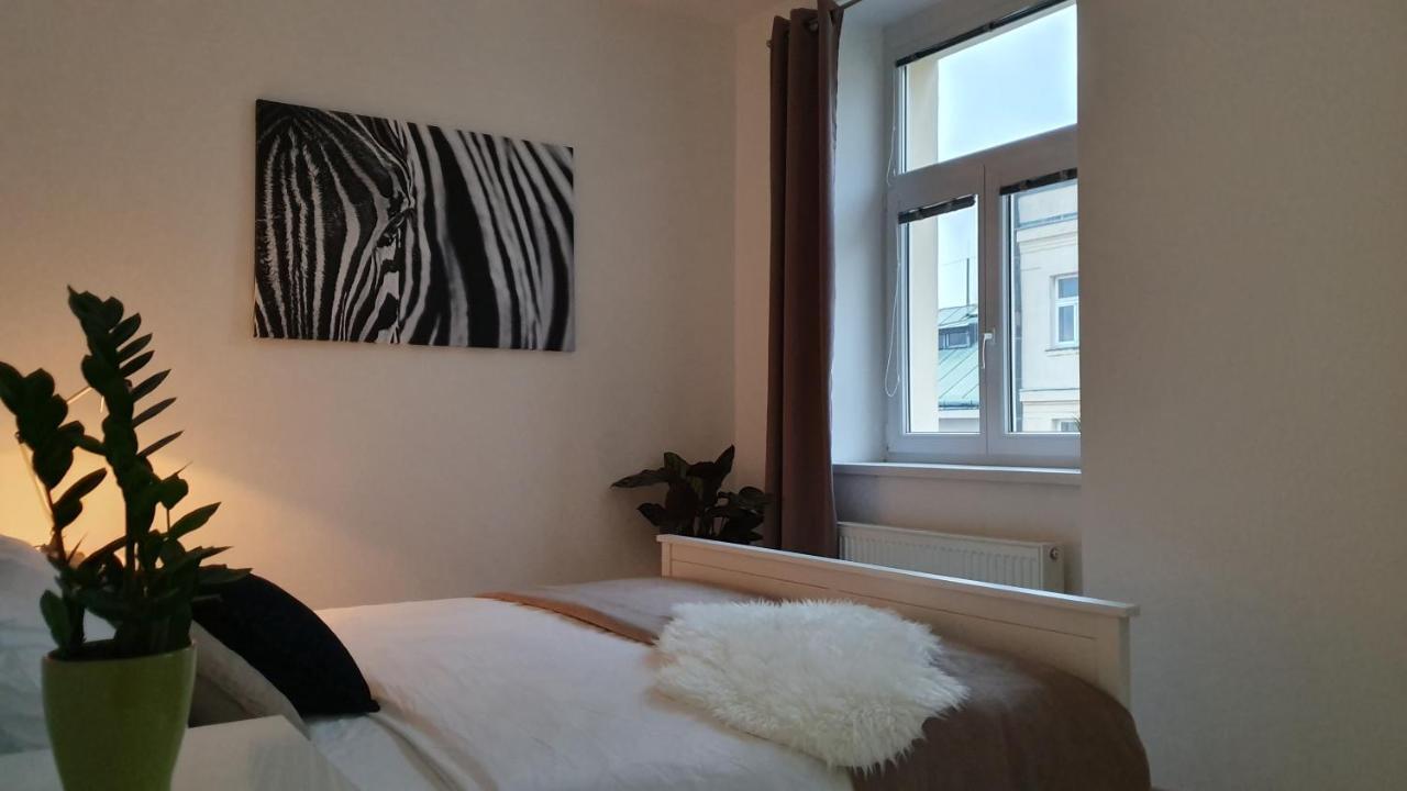 Le Monde Apartment Bratislava - amazing 5BDR in downtown Buitenkant foto