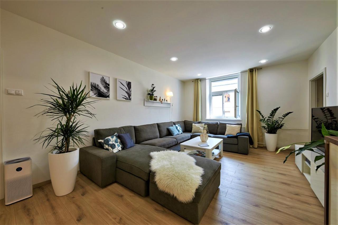 Le Monde Apartment Bratislava - amazing 5BDR in downtown Buitenkant foto